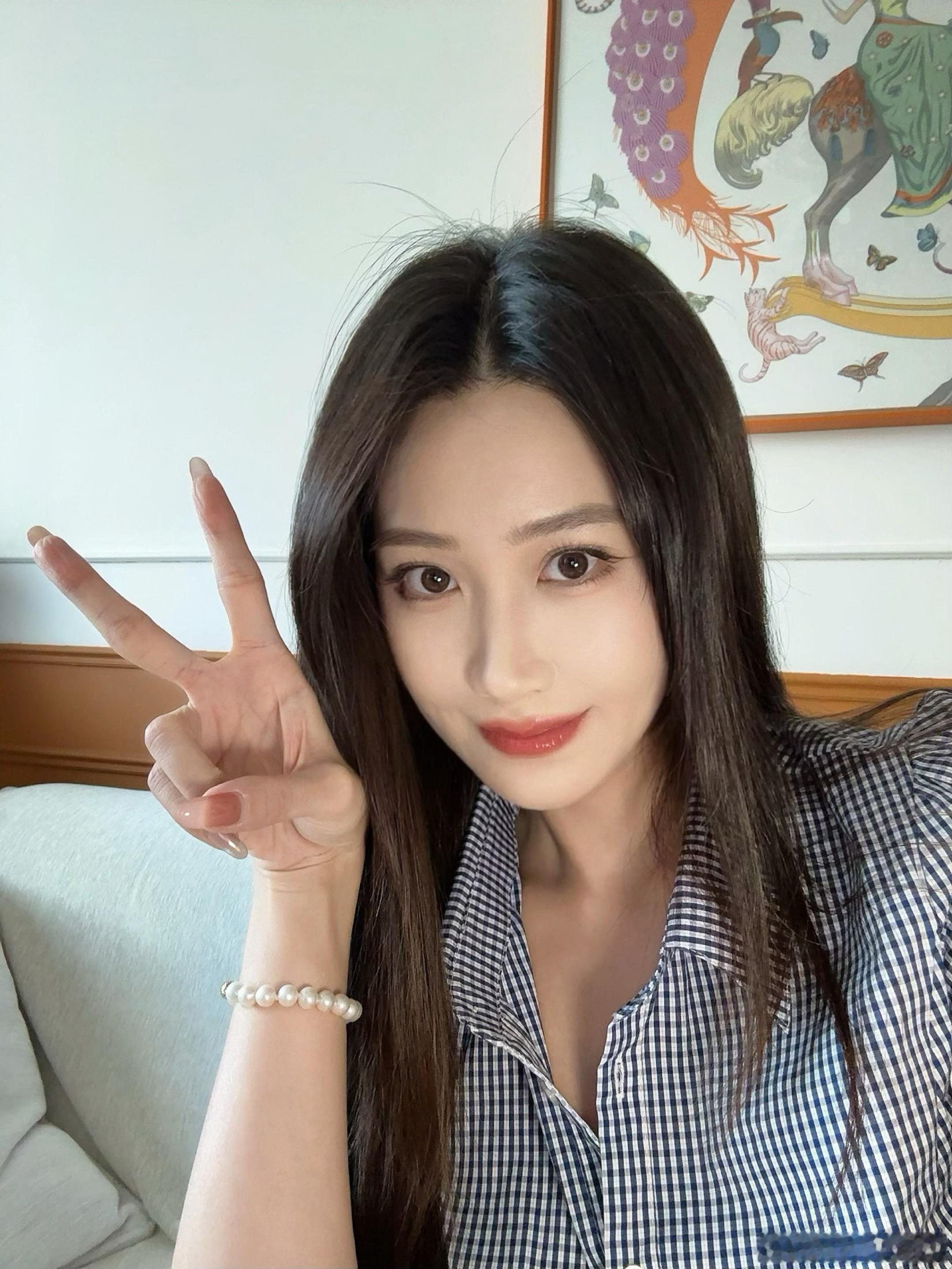 那什么，我出去一趟今日妆容时尚穿搭微博好物研究所​​​