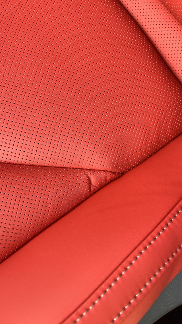 小米su7质量问题提车是因为是晚上8点多，并没有仔细检查只是大概看了一下，由于