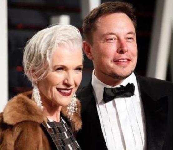 美国彻底慌了？马斯克24小时内三次警告：“美国正以超快速度走向破产！国债高达36