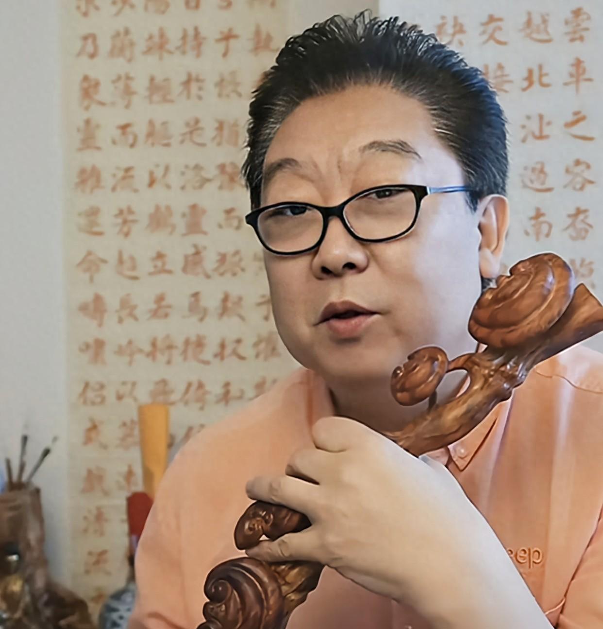 国家一级演员郑健直播里骂德云社：下三路东西太多，我不敢带女儿去听。这话一出来让