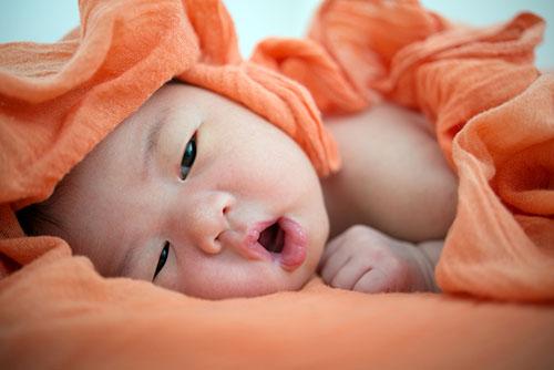 新生婴儿拉稀怎么办 新生儿拉肚子怎么办