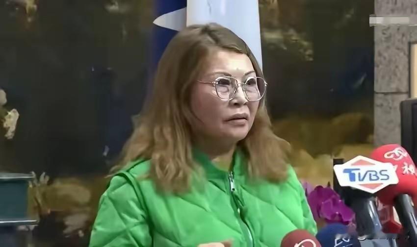 国民党又现“内耗式”退党！陆配中常委何鹰鹭今日怒掀桌子，直指党主席郑丽文两岸路线