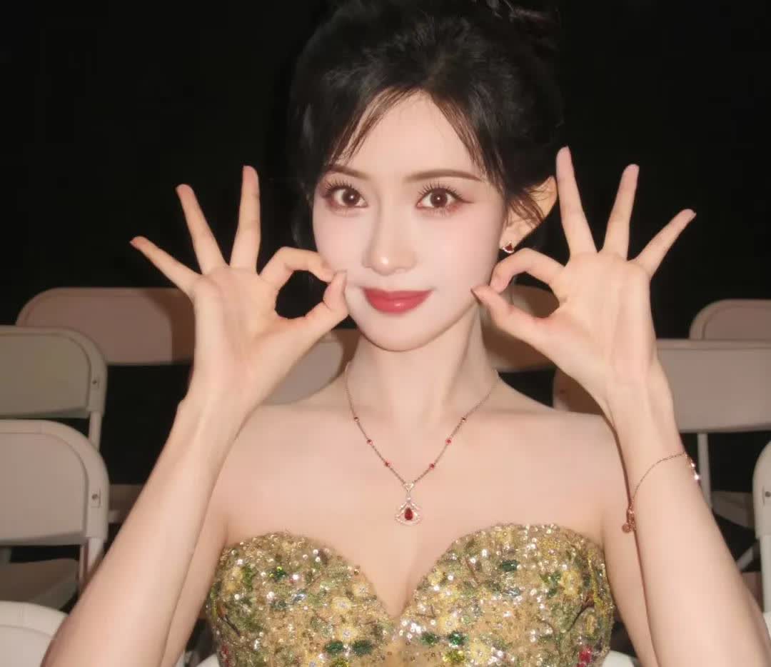 有些女孩子天生就是当大女主的命。别不服，你就说女演员孟子义吧。她