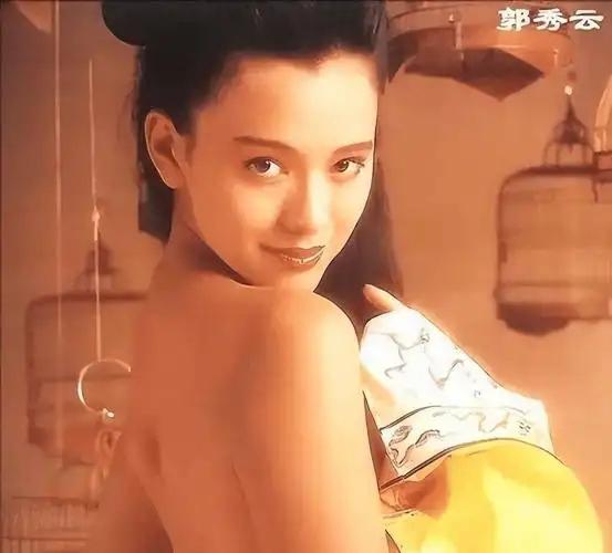 嫁入豪门的港姐当众说了一句大实话：“她们拍三级片是为了生活，我是为兴趣，更为气钱