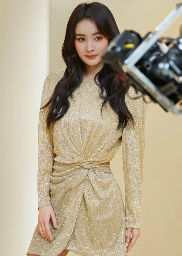 真的很羡慕杨幂的身材，还有一双逆天的大长腿。