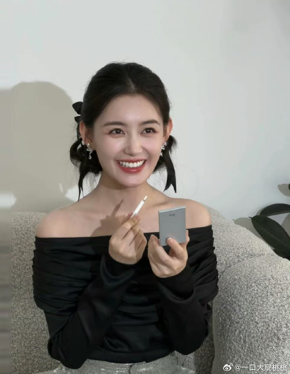 蒋依依出席六公主活动发布会​​​