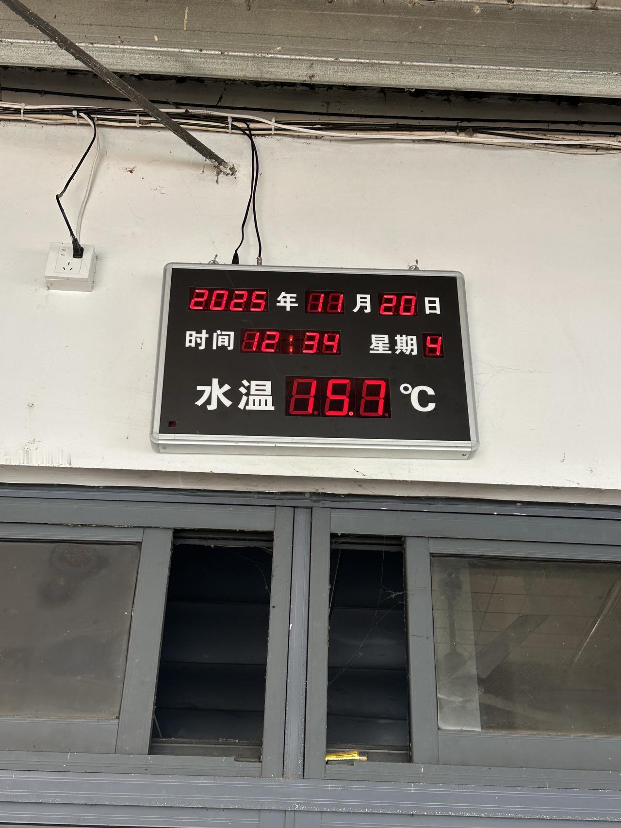 冬泳时帮朋友省500元保费，但心里却犯了难…今天和泳友去冬泳，聊到车险续保的