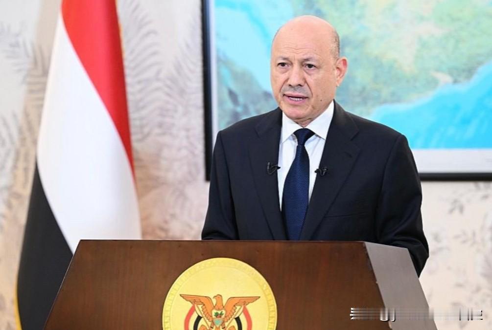 【也门总统委员会宣布进入紧急状态】在沙特主导的多国联军空袭穆卡拉港之