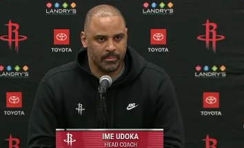 火箭主教练乌度卡接受媒体采访，在谈到贾巴里-史密斯时说：“史密斯计划在周五火箭