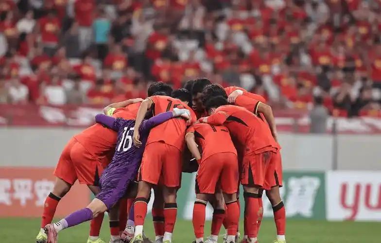 中国足球终于不再默默承受不公对待，硬气了一回！直接选择不申办2031年和2035