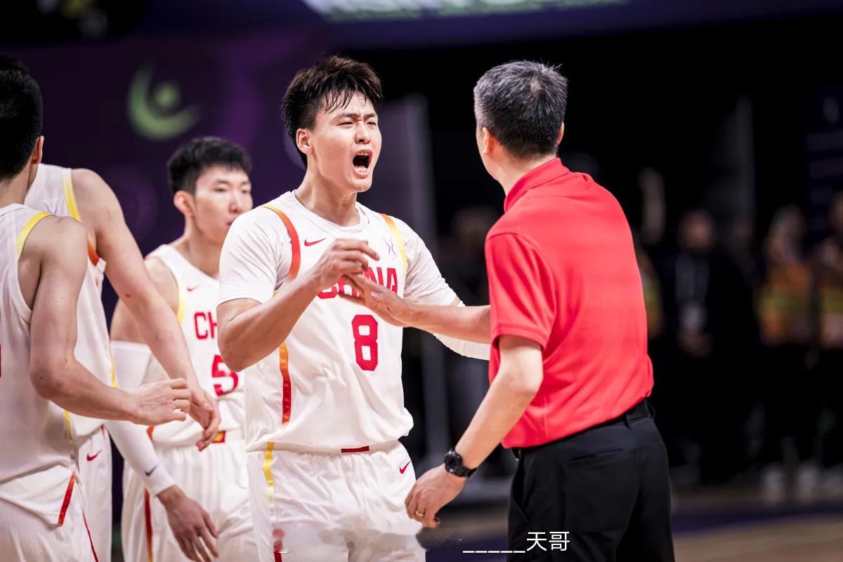 中国男篮阵容轮换男篮世预赛目前一共打了五场赵睿缺阵了三场，这三场比赛两负韩国，