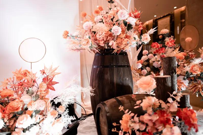 婚礼上没有父亲，怀孕8个月的闺蜜替他牵起婚纱：这是我们20年的约定婚礼当天