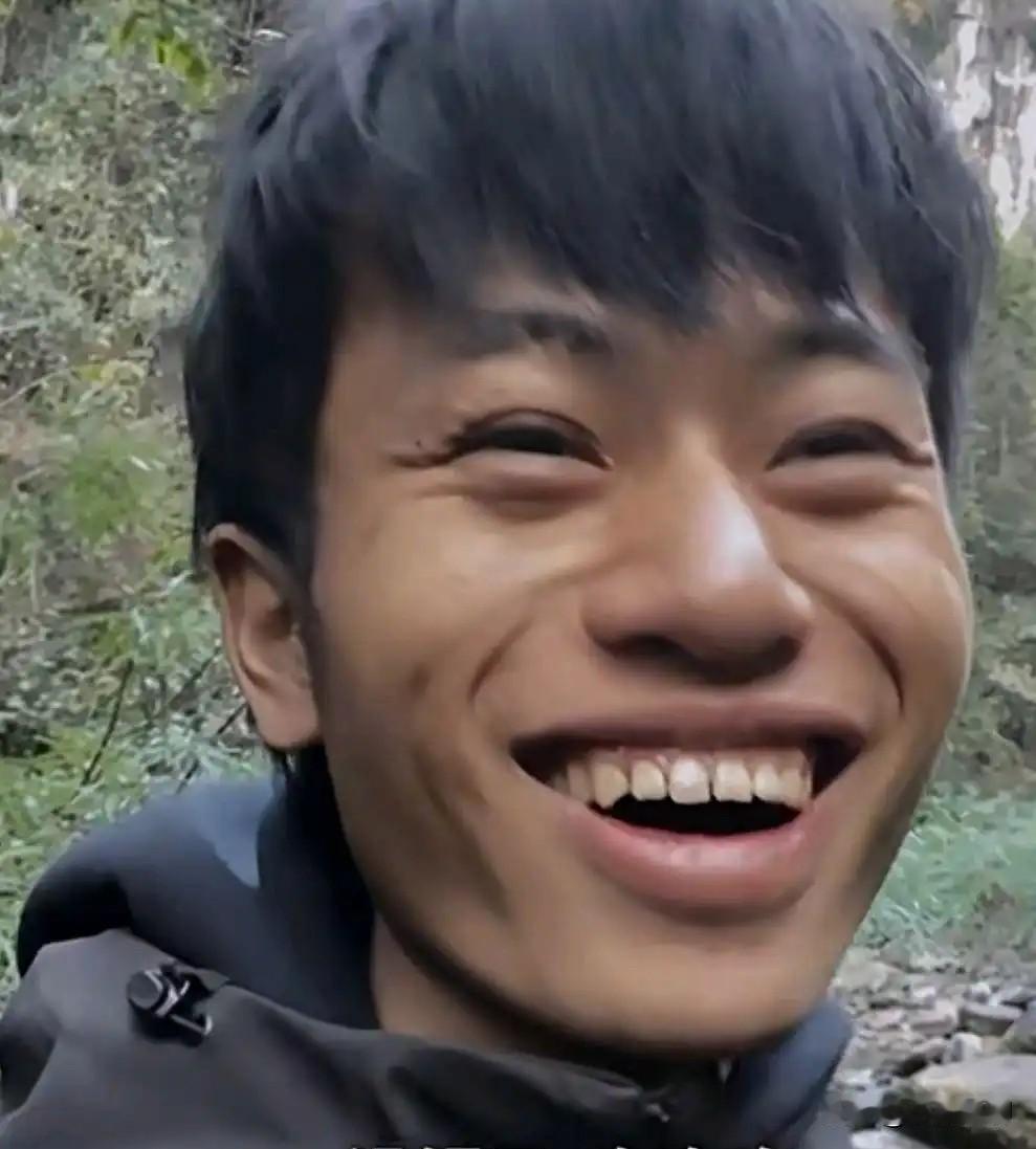 林北又“作弊”了？在近期爆火的七星山荒野挑战中，直播间里粉丝居然玩出“暗号助