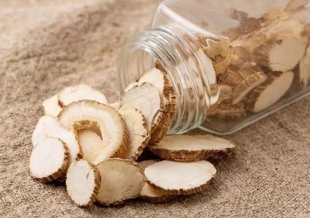 简单讲讲中药白芷的妙用见一个病就知道要选择哪味主药，这样在临床将省很多事。像