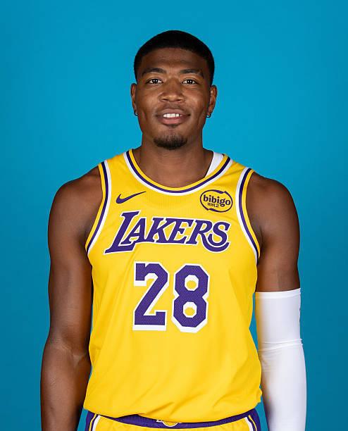 明日战活塞！湖人伤病报告：八村塁（右小腿酸痛）、里夫斯（左小腿拉伤）、文森特（