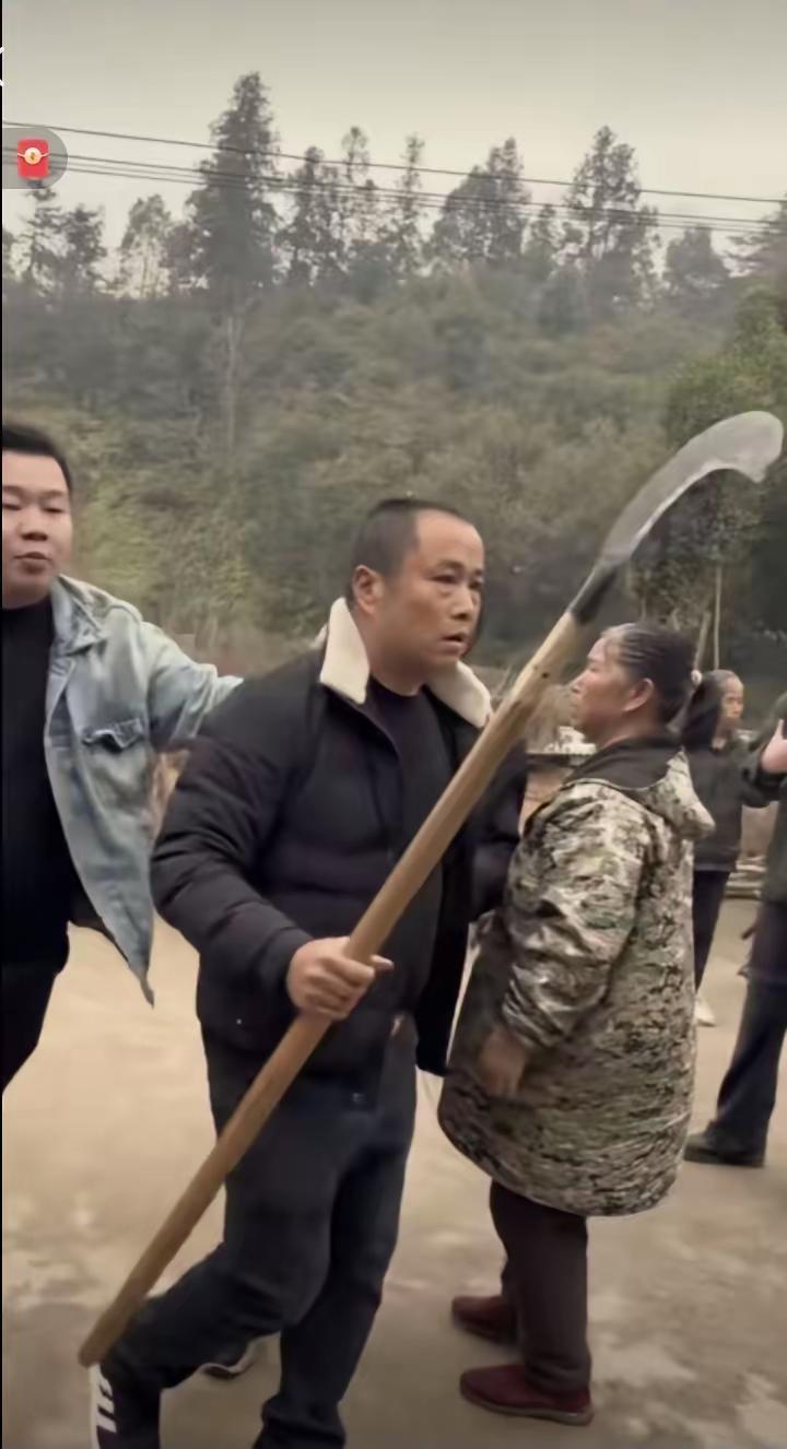 一方水土养一方人，湖南株洲与重庆合川对比，堪称冰火两重天！有人拎着大刀就嚣张跋