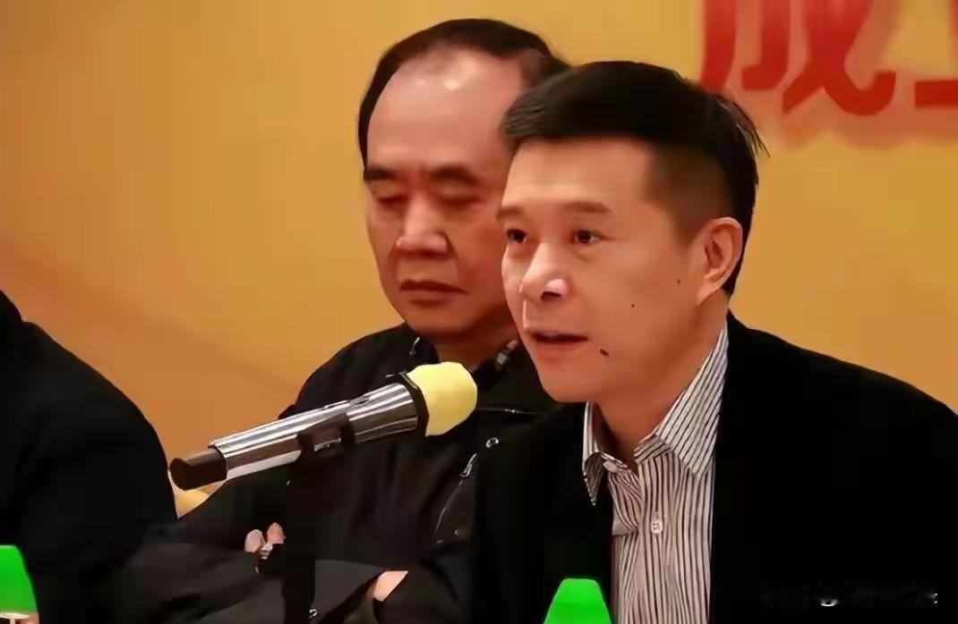 广东宏远俱乐部的决策是否失误？我可不会像图⑥自媒体人那样这么早就下定义。图⑥作