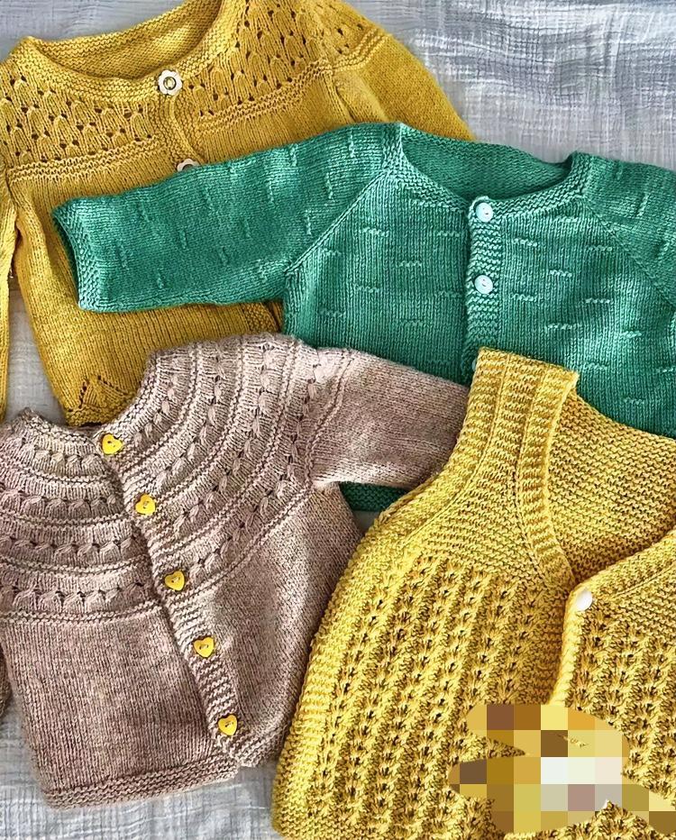 家人们谁懂啊！婆婆拎着亲手织的宝宝衣上门，我一看颜色土气、针脚歪还露线头，当场就