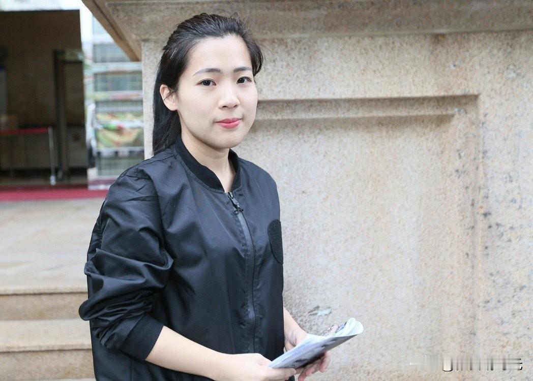 还得是国民党立委徐巧芯啊，敢于说实话。今天，由于沈伯洋需要参加赵少康的专访节目，