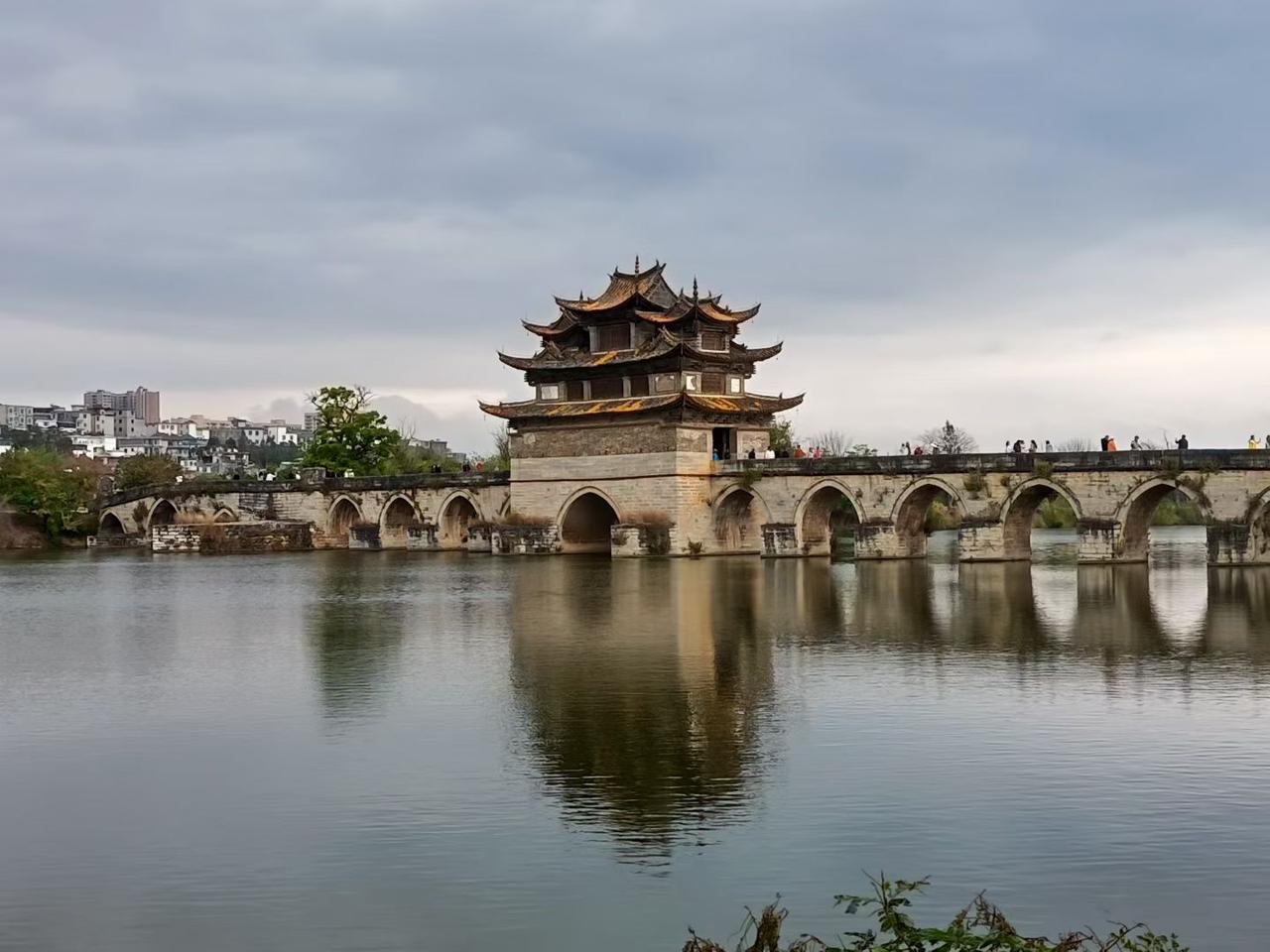 醍醐灌顶的话：“一定要多跟异性接触，不是为了爱美，不是为了找靠山，而是为了祛