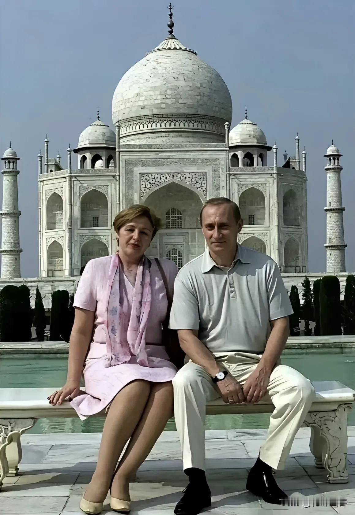 怏讯！快讯！70多岁的俄总统，在近几日的记者会上，首次公开承认自己有爱人。