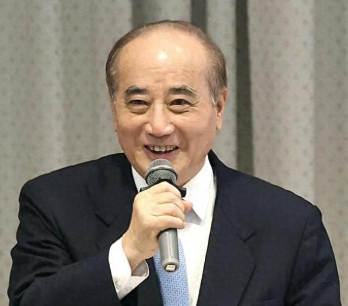 王金平猛夸郑丽文!郑丽文这回让人看走眼了。谁都觉得她没戏唱了。要钱