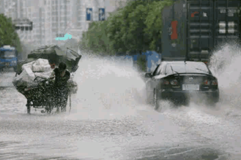 北京暴雨一个非常不寻常的现象