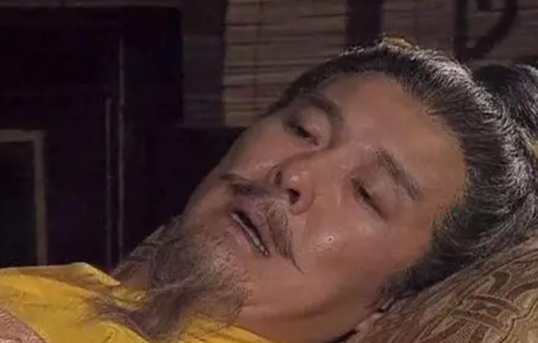 公元223年，蜀主刘备病逝于白帝城，消息传到魏国之后，魏国朝堂之上一片欢声笑语，