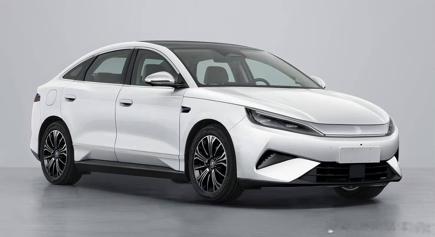 比亚迪“秦王”秦MAX登陆工信部尺寸超越秦L，车长来到了4866mm，标准的中型