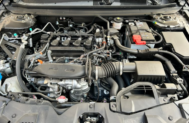 雅阁日常通勤绝配但一上高速就露怯开了快一年雅阁，不得不说它确实很适合通勤。方向