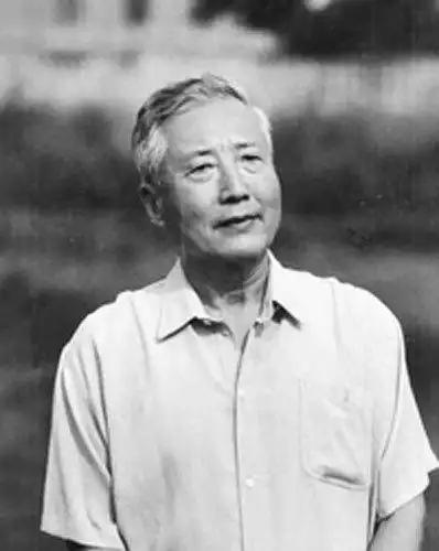医学博士说：“说实话人一旦死了，他生前穿的衣服，戴的手表，盖过的被子，睡过的床，