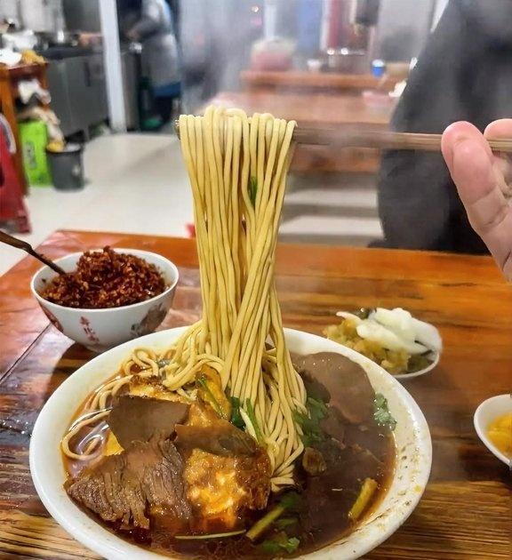 我发现只要在外面吃的面，都有一个共同特点，不管是什么面，无论是哪一家，只要你吃完