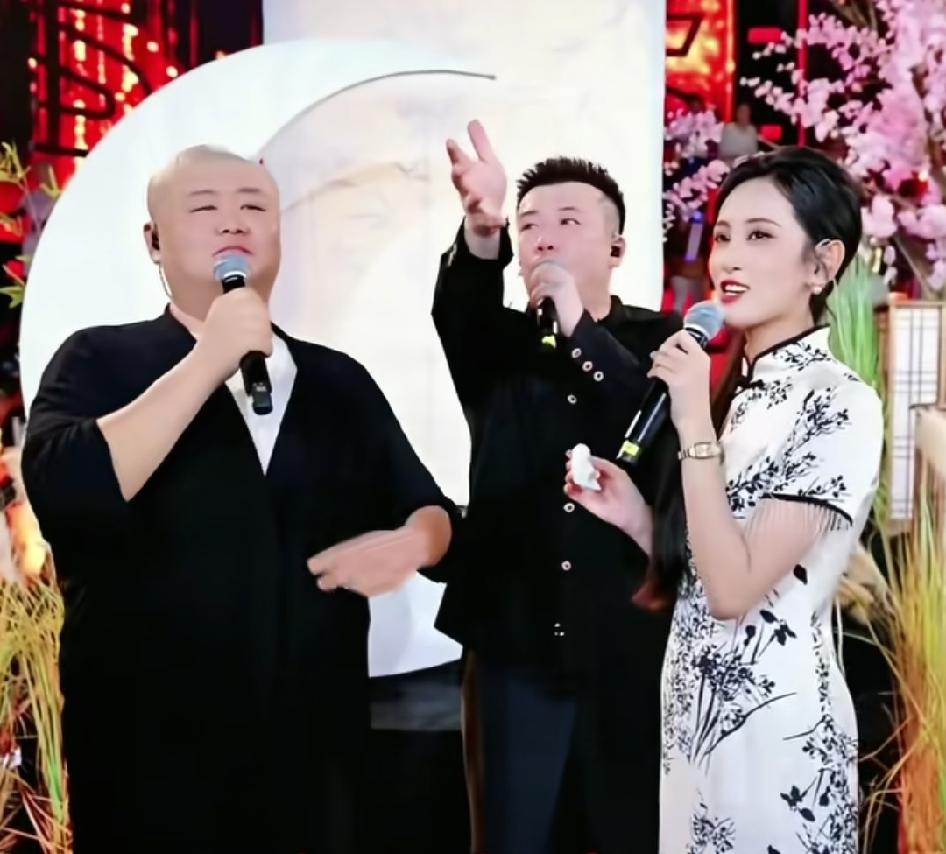 木森大舞台月赛把语言主播北疯请到导师席，直播现场直接引发全网讨论。归一心道