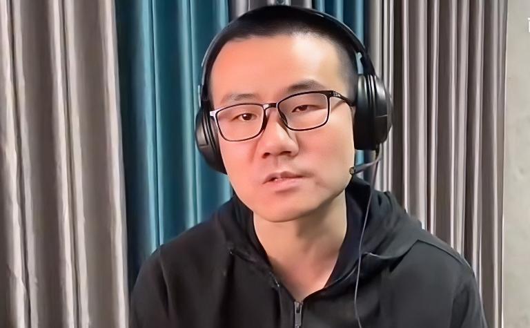 勇士爆冷不敌火箭，在这个问题上徐静雨的观点跟科尔是一致的。勇士爆冷惨败火箭，第