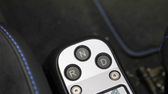 羿驰01震撼来袭,纯电动跑车零百加速2.9秒,22.98万元起售实力不凡
