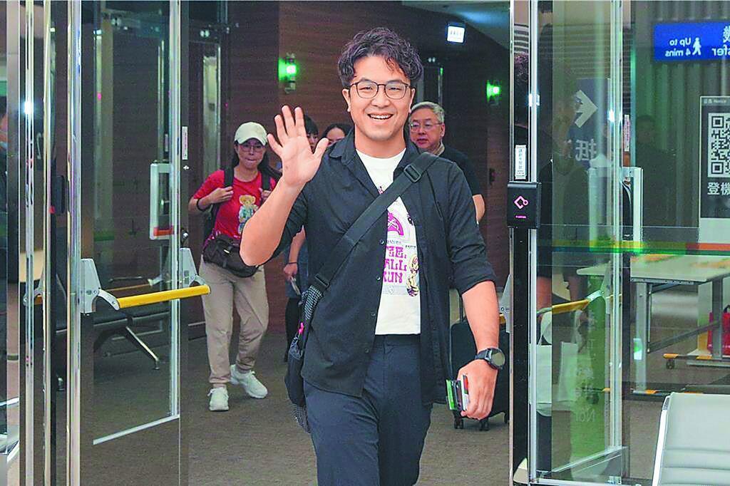 沈伯洋回五分埔“被店家挥手驱赶”粉专讥：好可怜哭哭 媒体人爆延三市场摊商反应