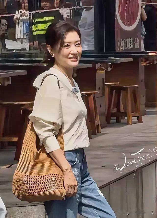 周涛对方媛说，她是北京第一个追采郭富城的记者，方媛没有问细节，而是直接问她见过年
