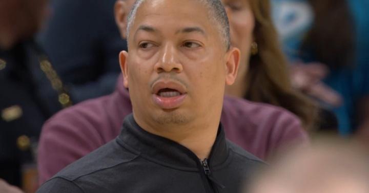 步行者这演都不演了啊！快船与步行者的比赛，本场比赛，快船队一度落后了24分，但