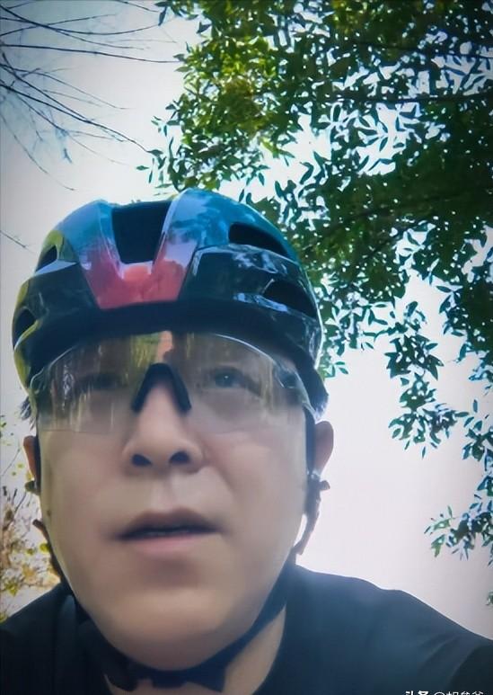 黄渤骨折住院这事儿给所有人提了个醒，别不相信人的岁数大了，会出现个通病：