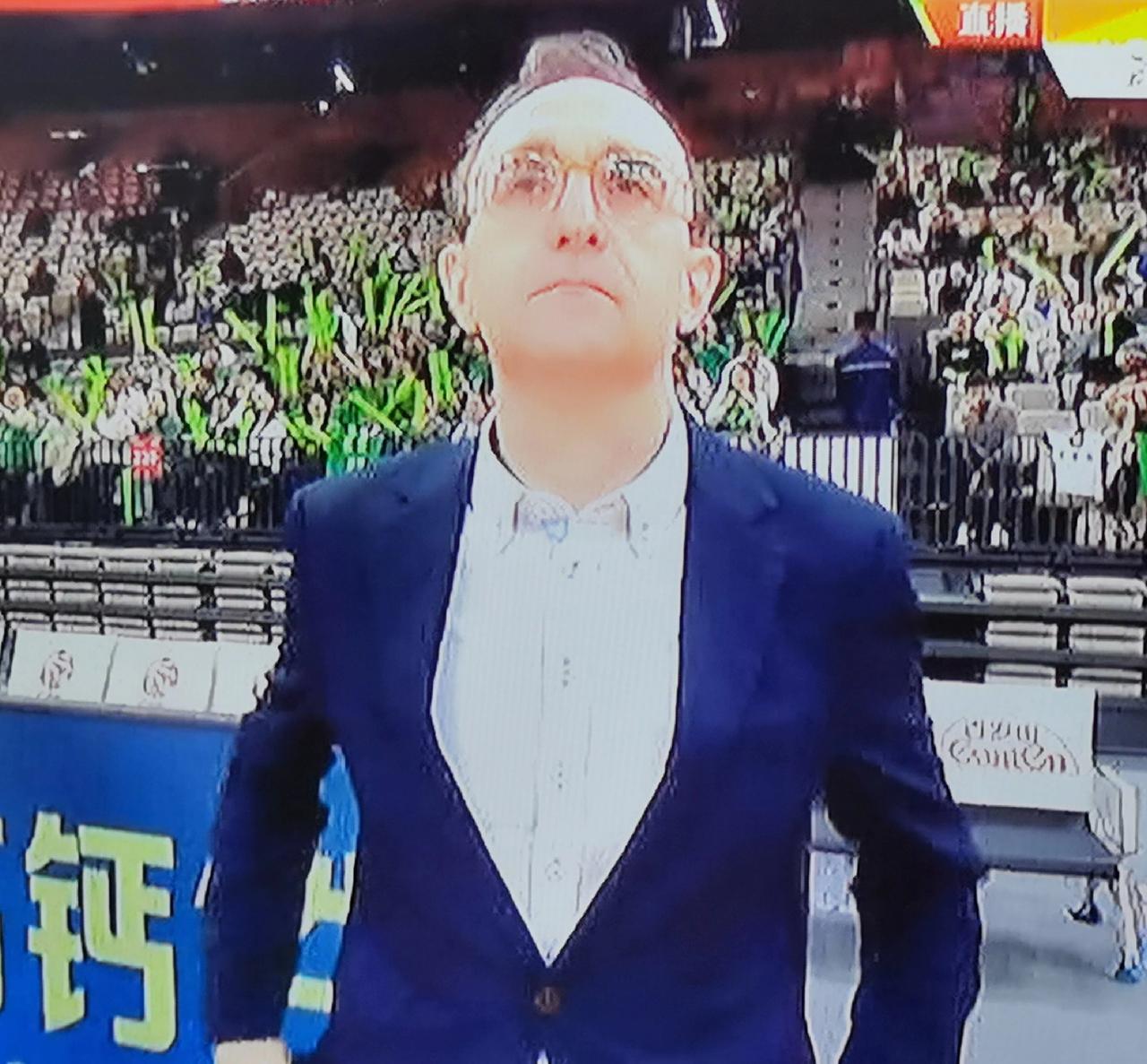 辽宁逆转深圳，乌戈排兵布阵颇为大胆。利用上半场磨合球队，下半场发力，带领辽宁队复