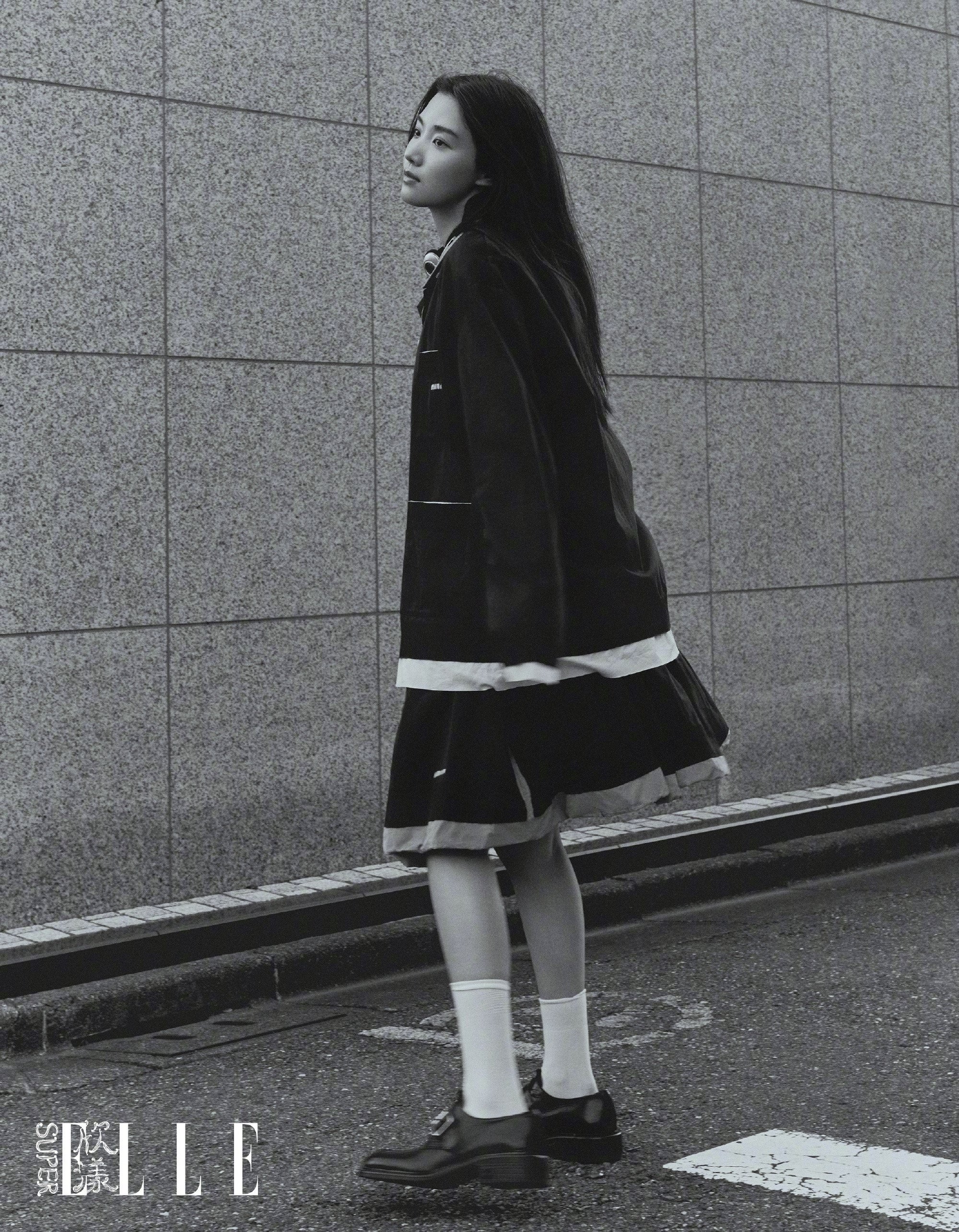 卢昱晓SuperELLE封面大片，百变穿搭魅力小姐姐。卢昱晓