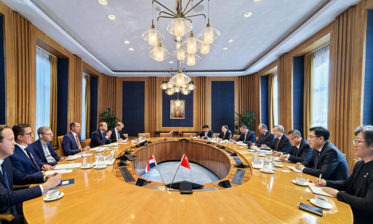 荷兰贸易部长当着美国人的面说"不"，信号不简单荷兰贸易部长斯约兹马6月23日