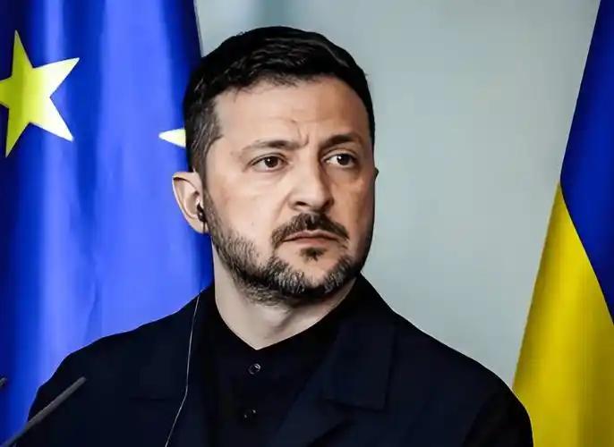 泽连斯基正在豪赌。 就在几天前，乌克兰总统泽连斯基签发了一道总统令，他将丹尼