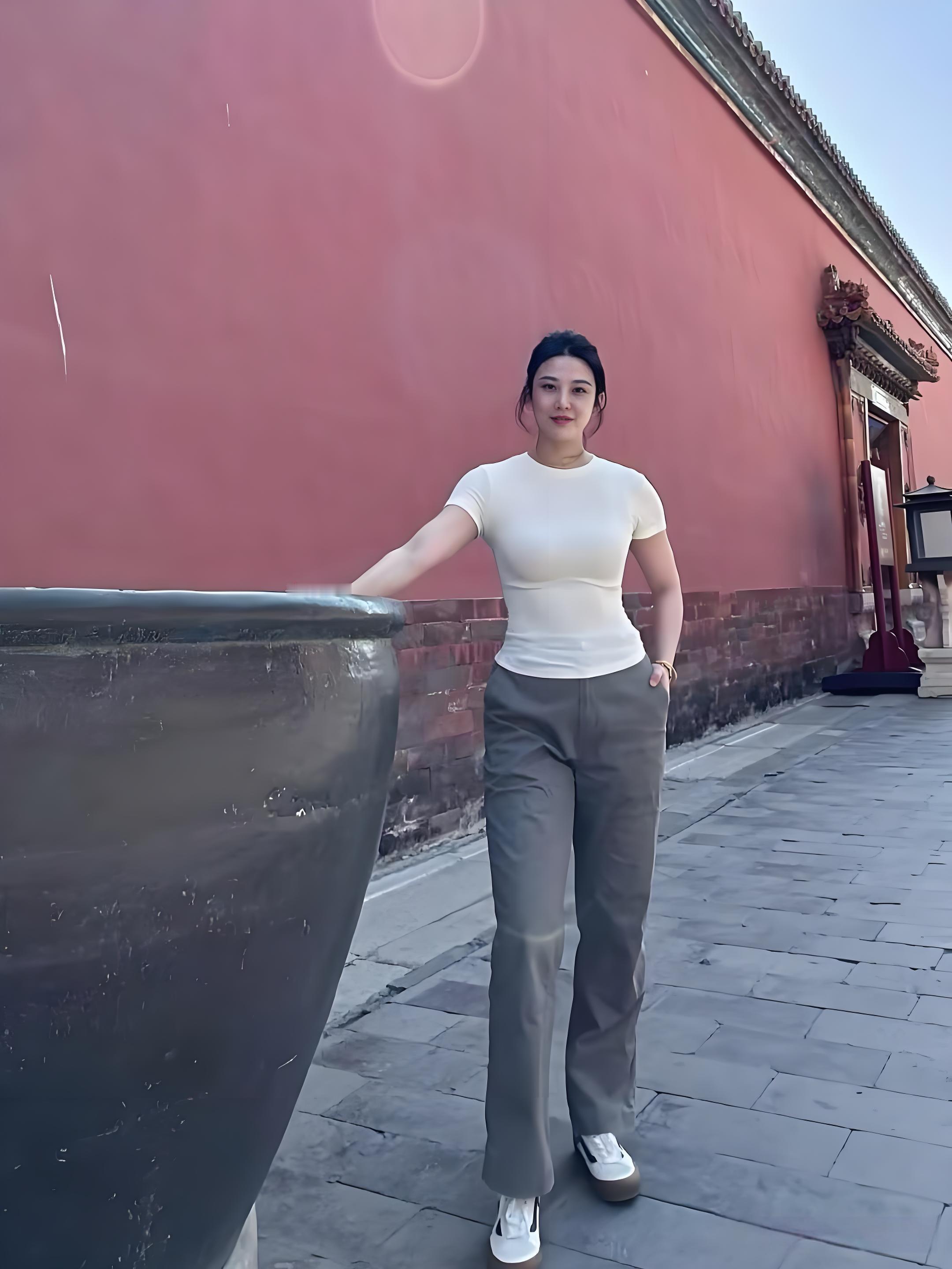 年轻时候是游泳健将！