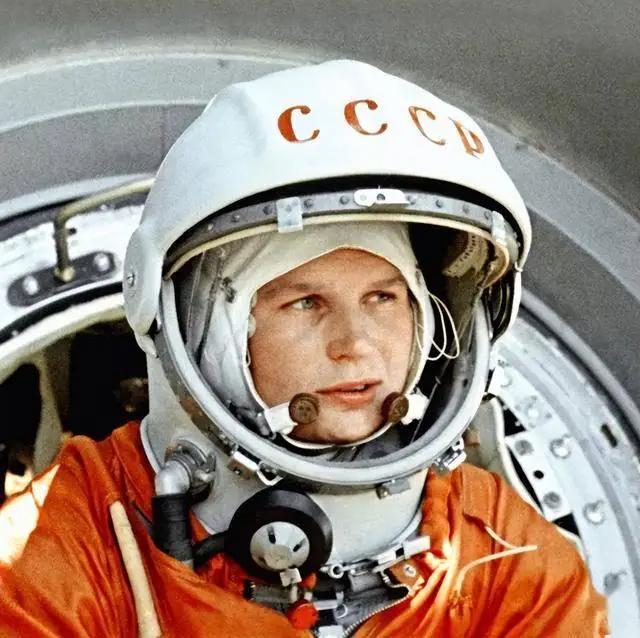 女航天员在太空中，是如何保护个人隐私的，生理问题又是如何解决的？科学家的奇思妙想