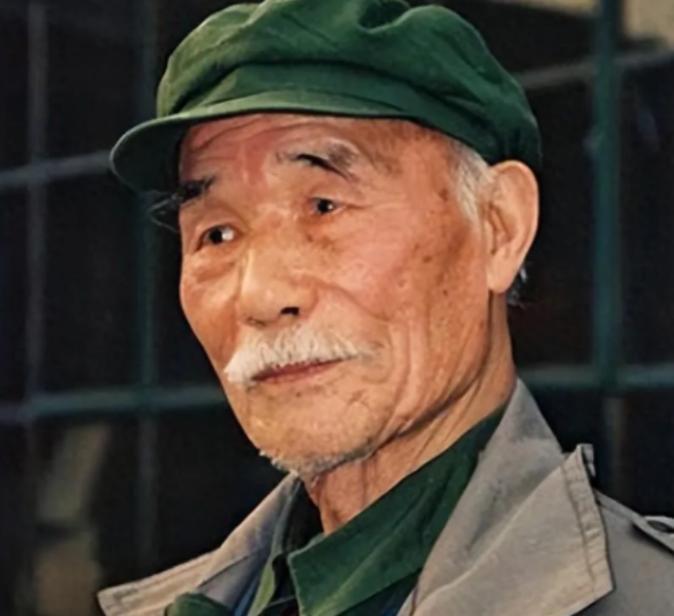1978年，开国中将孙毅去理发，剪完后觉得头发还有点长，就让理发师再修一下，没想