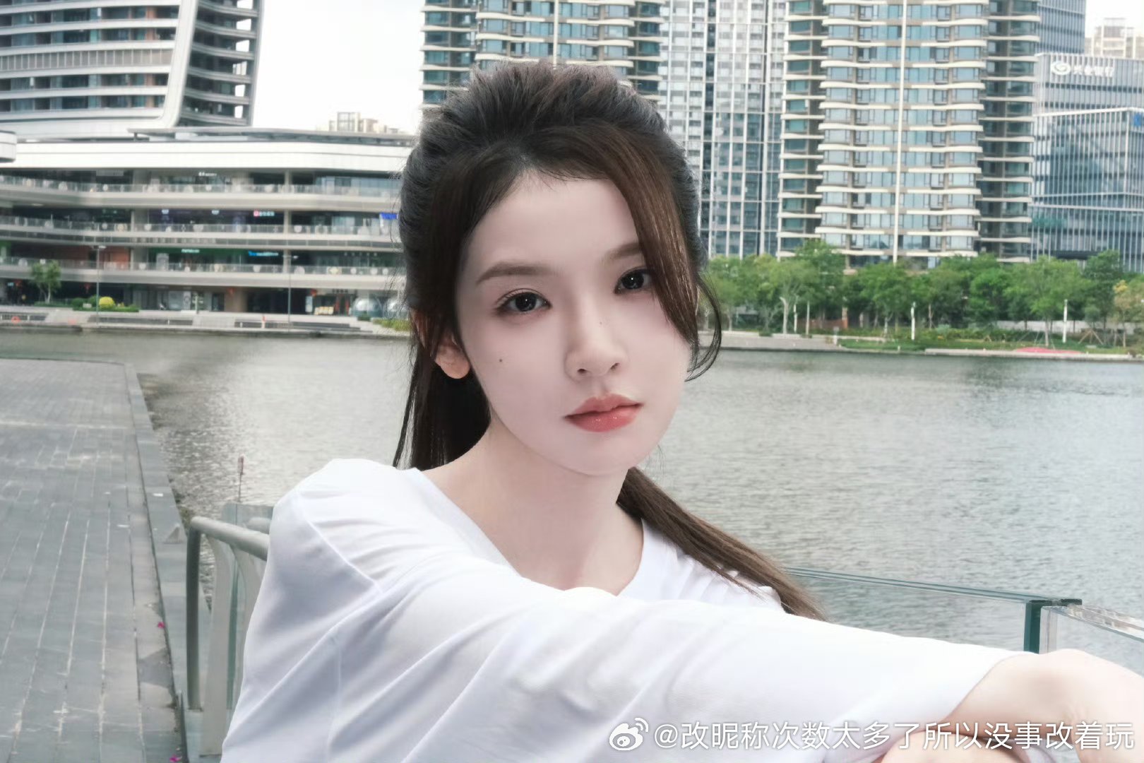 张淼怡虽然原生也不美但觉得是变又难看又没辨识度