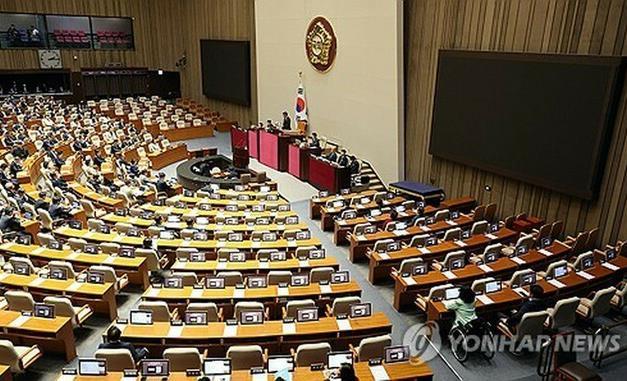 【韩国“政治失语”导致时隔39年的修宪流产。】5月9日，综合中央日报、韩联社等多