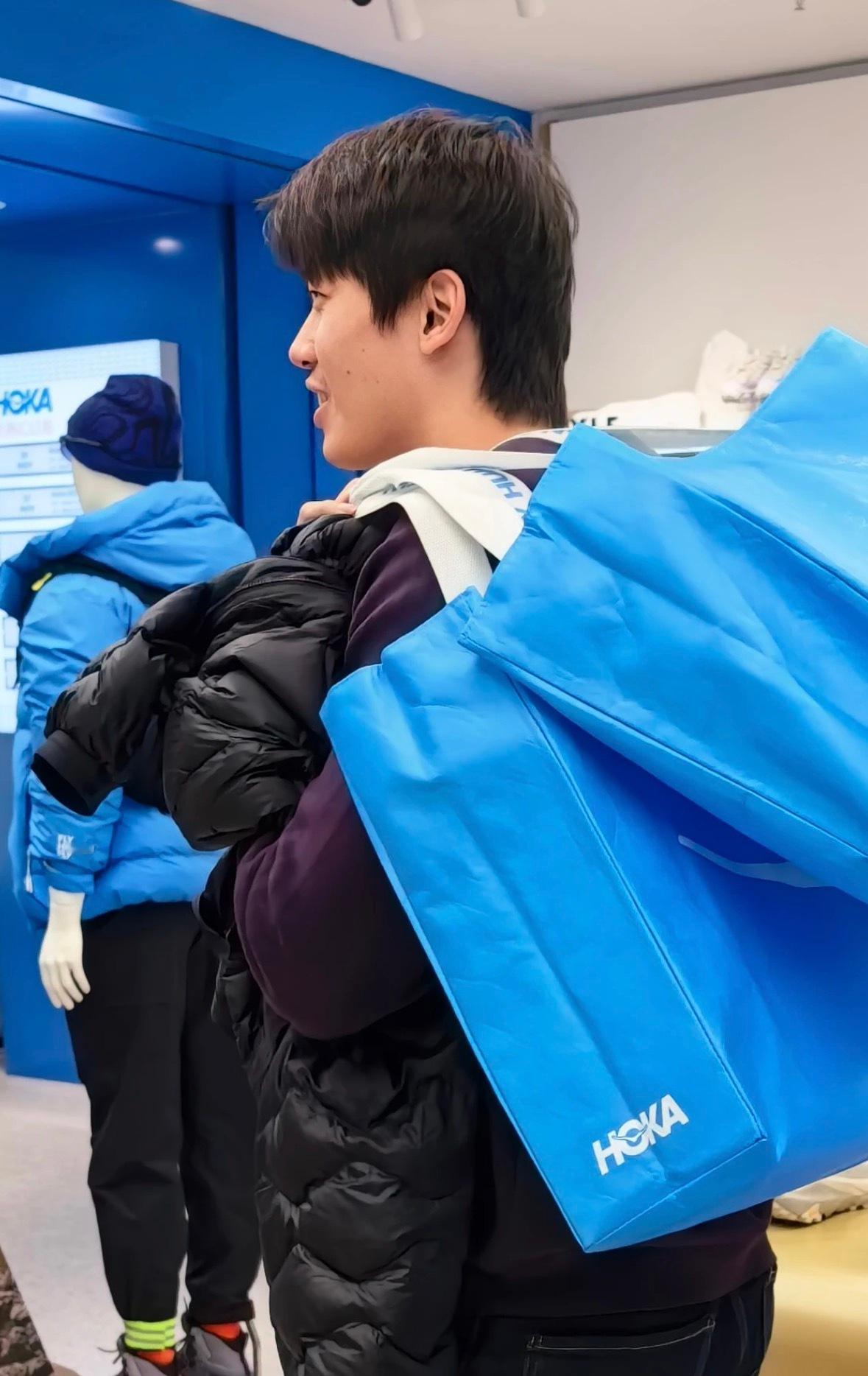 为什么感觉她做什么都乐乐呵呵的