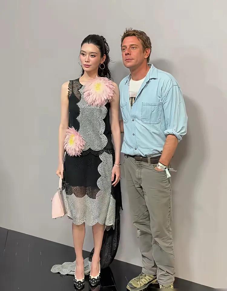 谷爱凌这条裙子，算是把普通人和精英的认知差距，彻底暴露了
